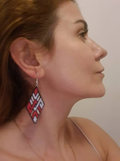  Handmade Hoop Earrings: Timeless and Versatile Pieces 